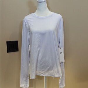 ALO Yoga Women's Classic White Long Sleeve Tee